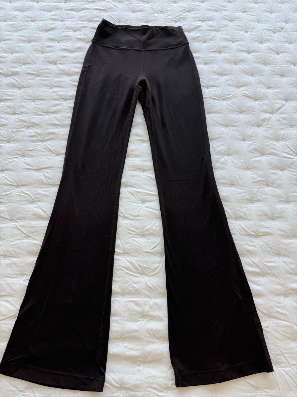 Lululemon Groove Super-High-Rise Flared Pant (Nulu fabric)